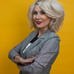 Мельникова-Оксана-Валерьевна-преподаватель-по-классу-музыкально-хоровых-дисциплин-вокала